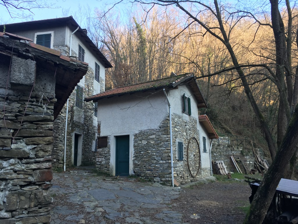 Borgo storico di Ciaè (entroterra di Genova)